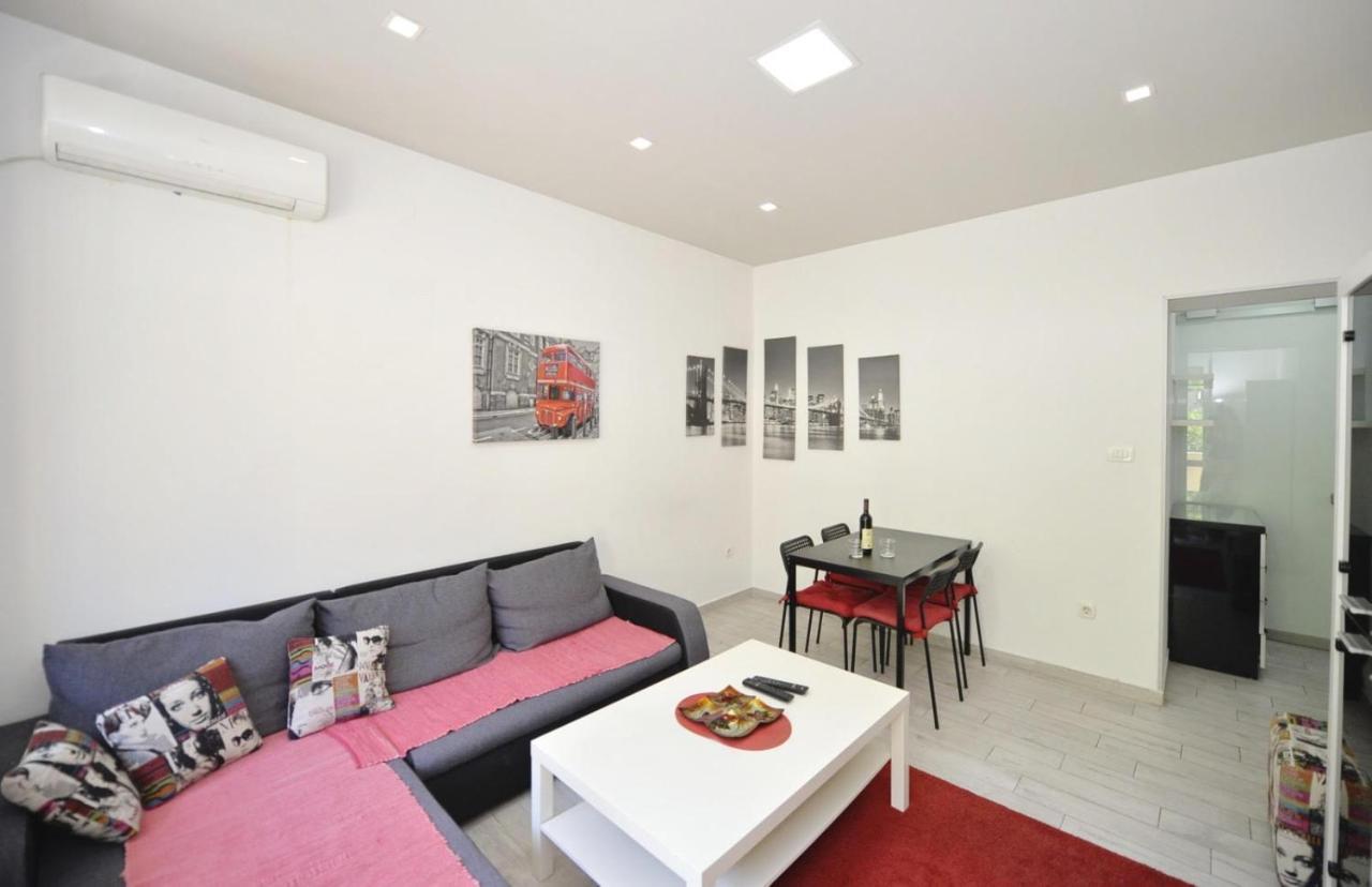 Central Apartment Njegoseva 214 Cattaro Esterno foto